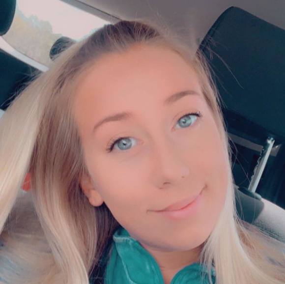 Meet your Posher, Caley - Picture 1 of 1